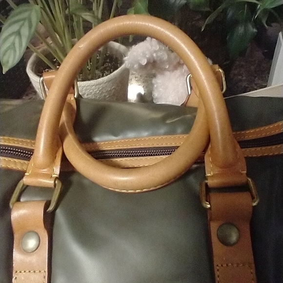 Hunting World Natural Leather Duffle Bag **RARE FIND!!** (AUTHENTIC) - Picture 6 of 16